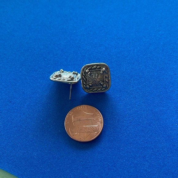 2 sets of silver earrings 🌺 - Picture 2 of 3